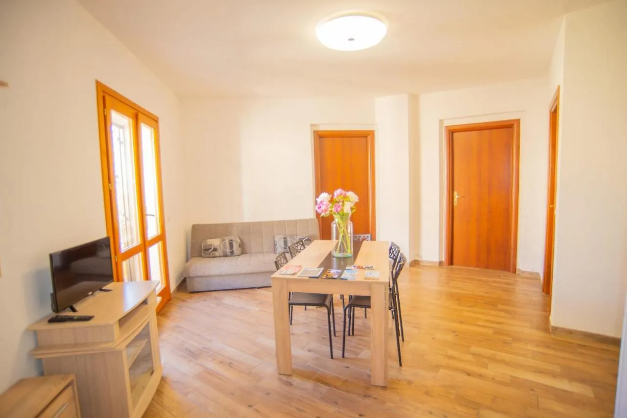 Valery Apartments Alguer